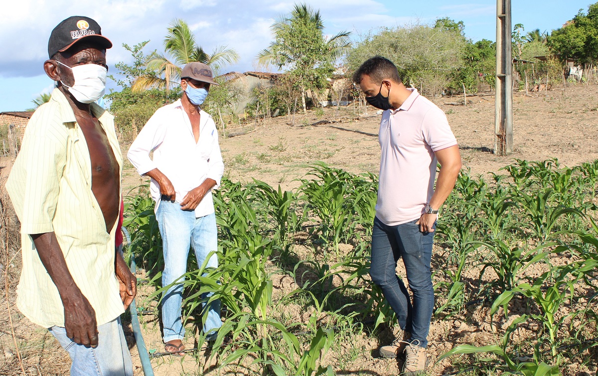 CANHOBA | Projeto Dom Távora fomenta agricultura irrigada no Baixo São Francisco Seagri entrega microtrator e implementos a comunidade do Assentamento Borda da Mata