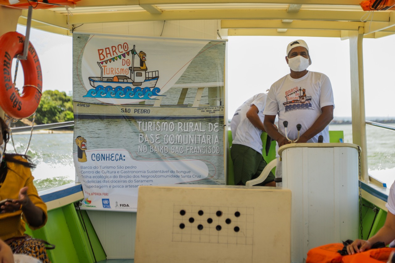 Barco do Turismo é entregue às comunidades do Baixo São Francisco
