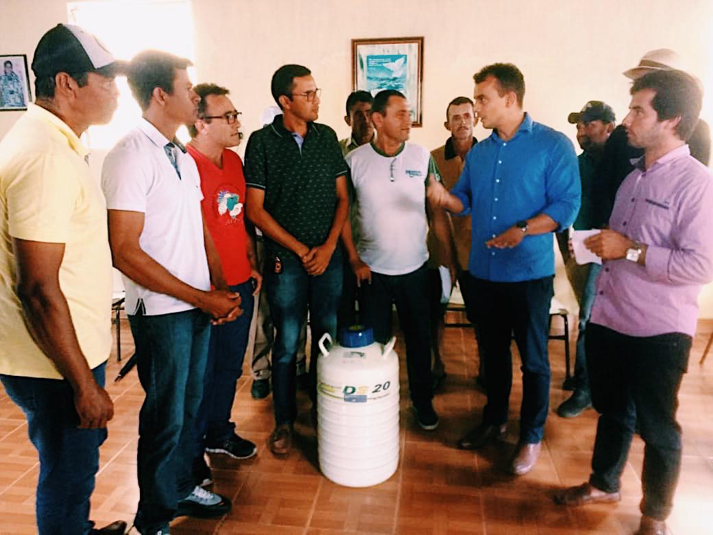 NEÓPOLIS | Criadores recebem equipamento para melhoramento genético do rebanho bovino leiteiro