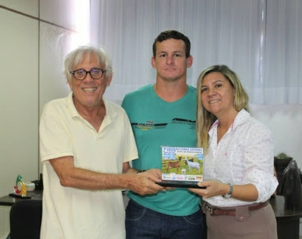 Produtores homenageiam Seagri pelo apoio à caprinocultura