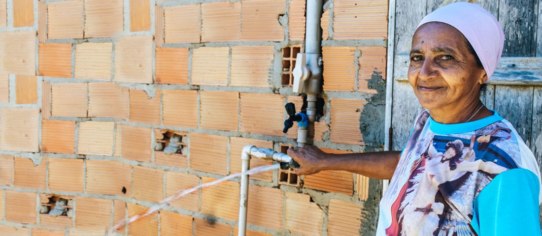 Dom Távora leva fonte de renda e água para comunidades rurais de Simão Dias