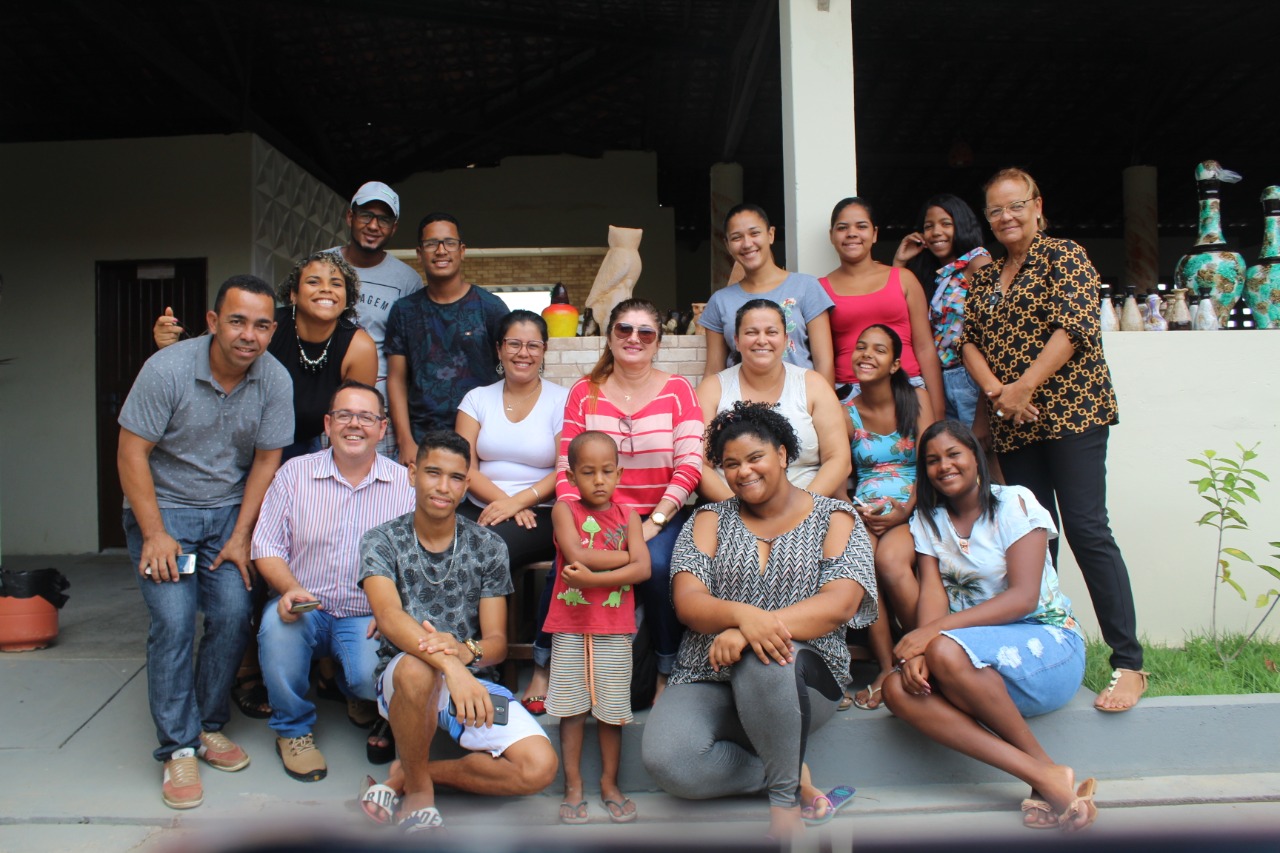 Artesãos do Projeto Dom Távora em Santana do São Francisco participam de oficina de Redes Social