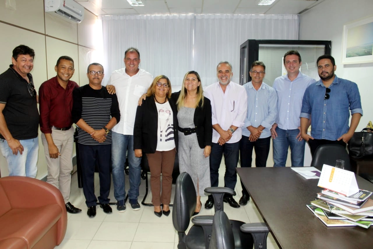 Vereadores de Estância pedem apoio da Seagri para evitar interdição do matadouro