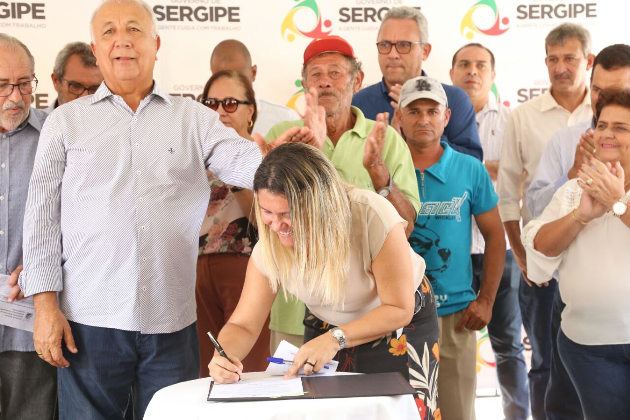 Jackson assina convênios do Projeto Dom Távora para Tobias Barreto no valor de R$ 1,4 milhão