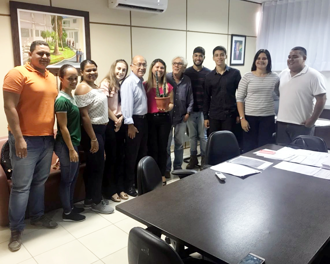 Acadêmicos de veterinária visitam Seagri e oferecem parceria