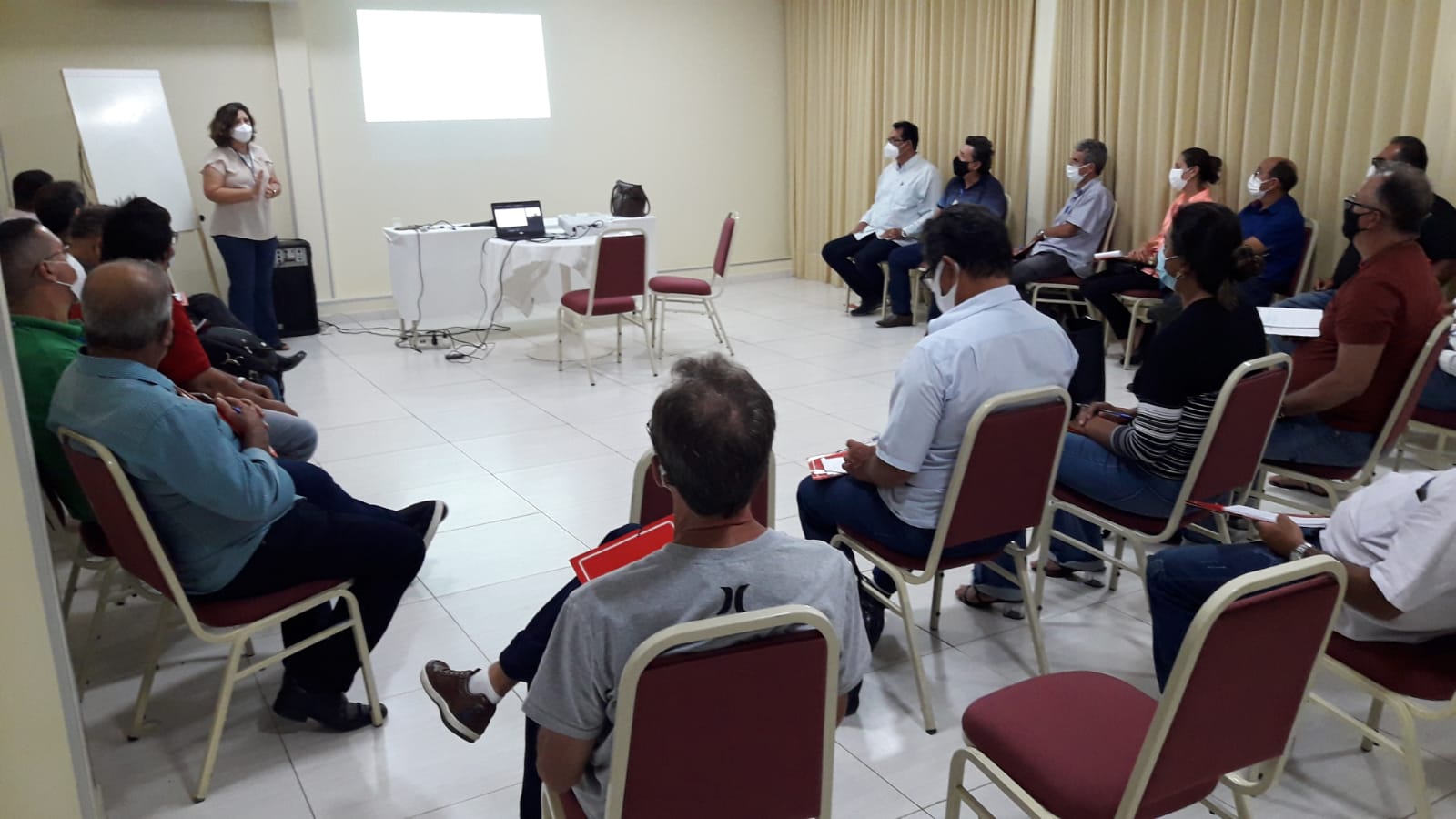 Emdagro capacita extensionistas em produção de pequenos animais