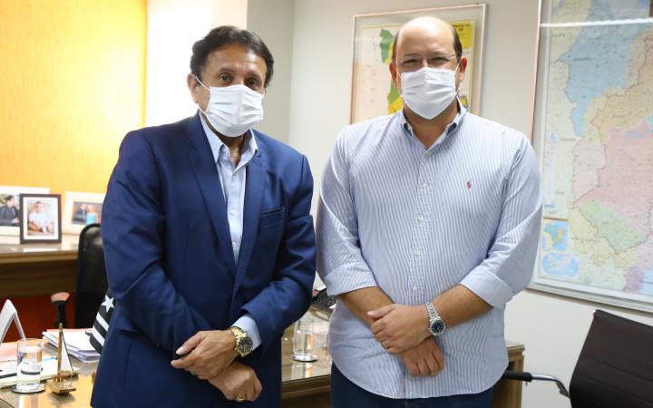 Secretário de Agricultura discute linhas de crédito com instituições bancárias