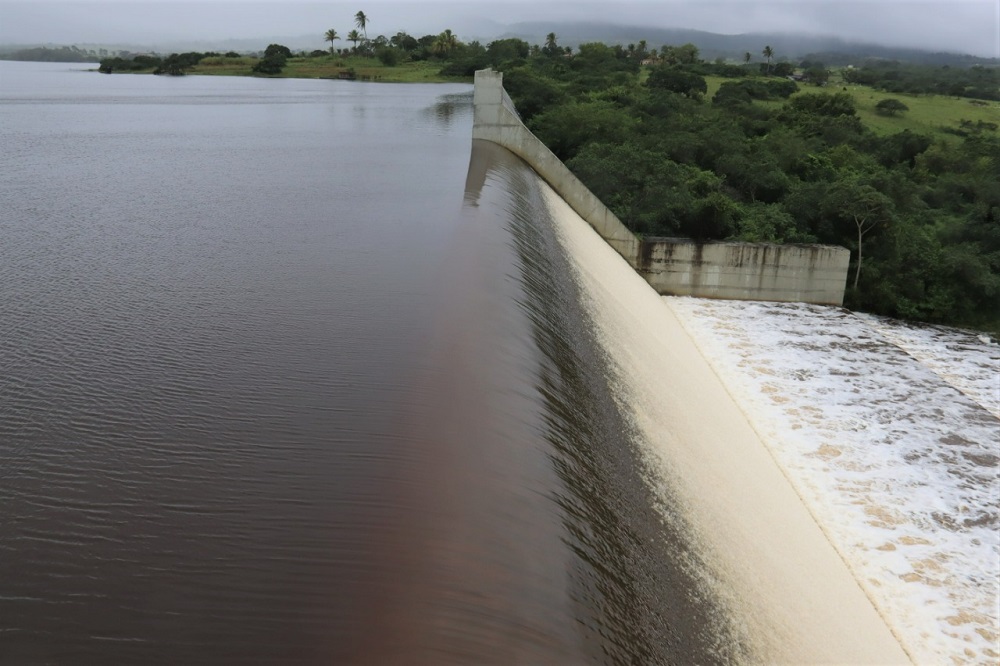 Barragens cheias animam produção irrigada em perímetros estaduais