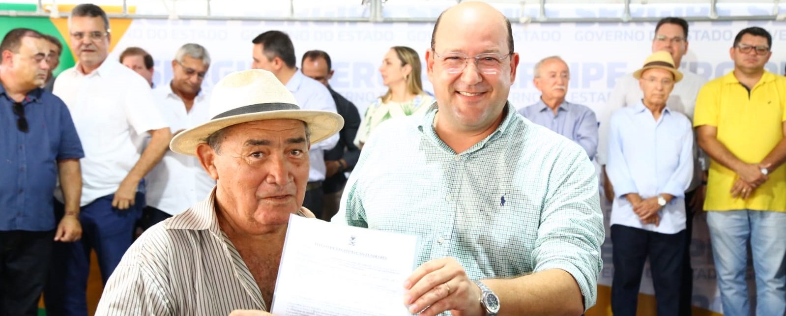 Agricultores de Simão Dias recebem títulos definitivos da terra