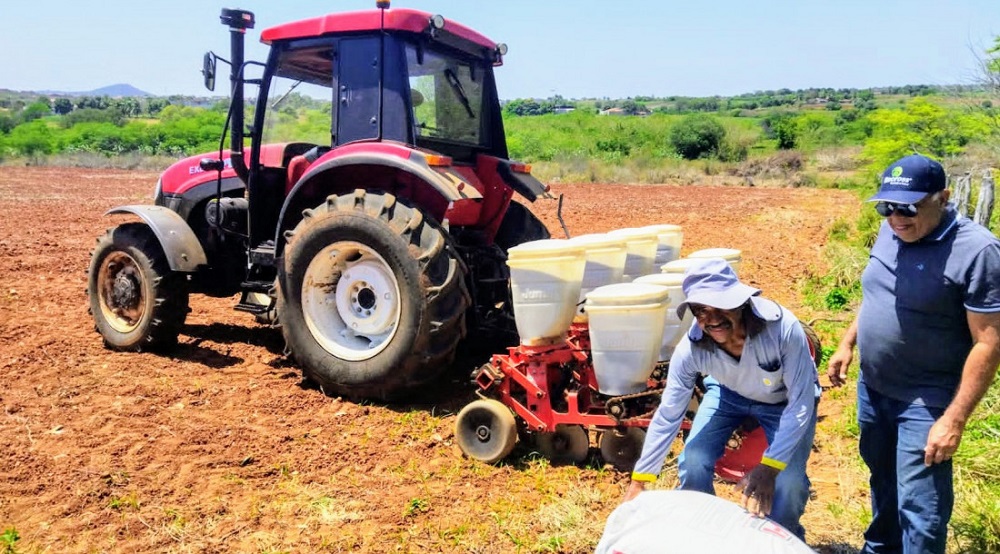 Produtores da irrigação pública estadual vão produzir sementes no alto sertão