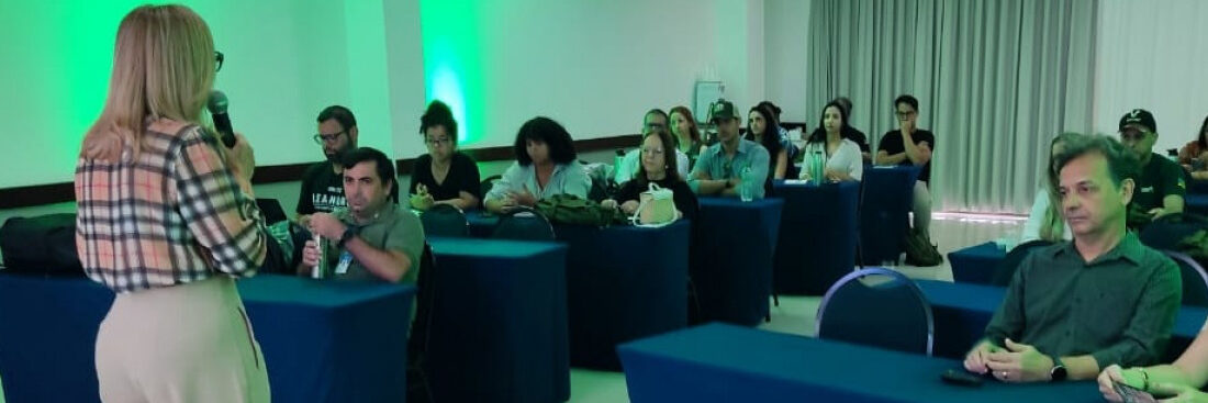 Médicos veterinários da Emdagro participam de treinamento sobre doenças emergenciais em aves e suínos