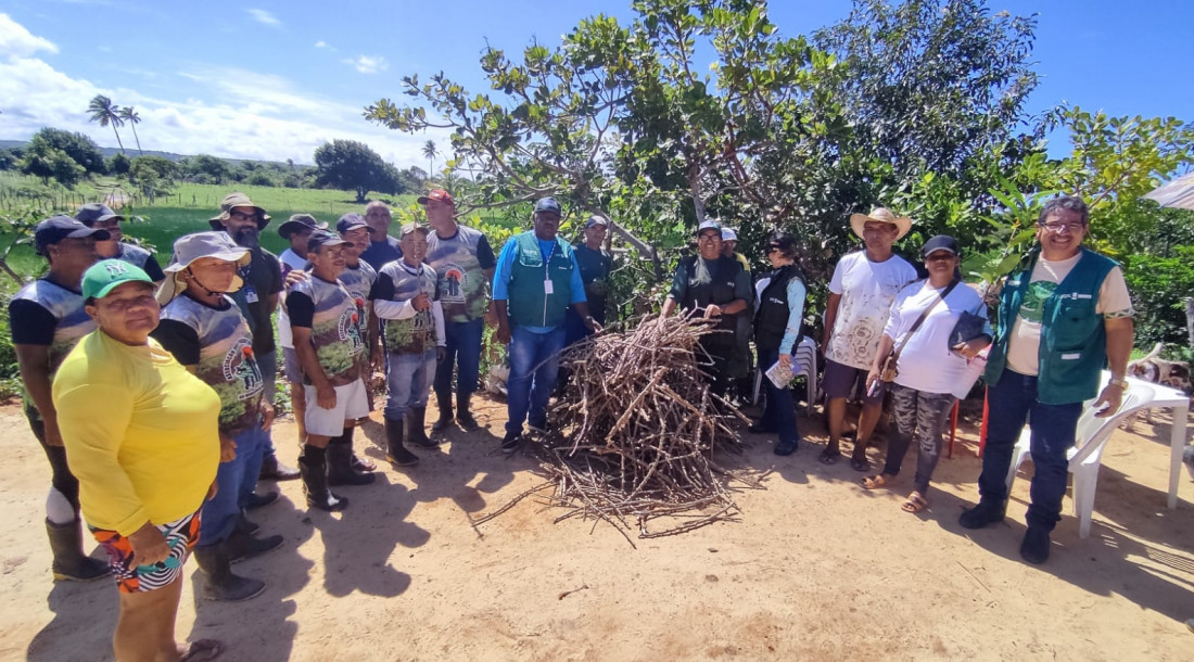 Emdagro inicia assistência técnica a agricultores de assentamento em Pirambu