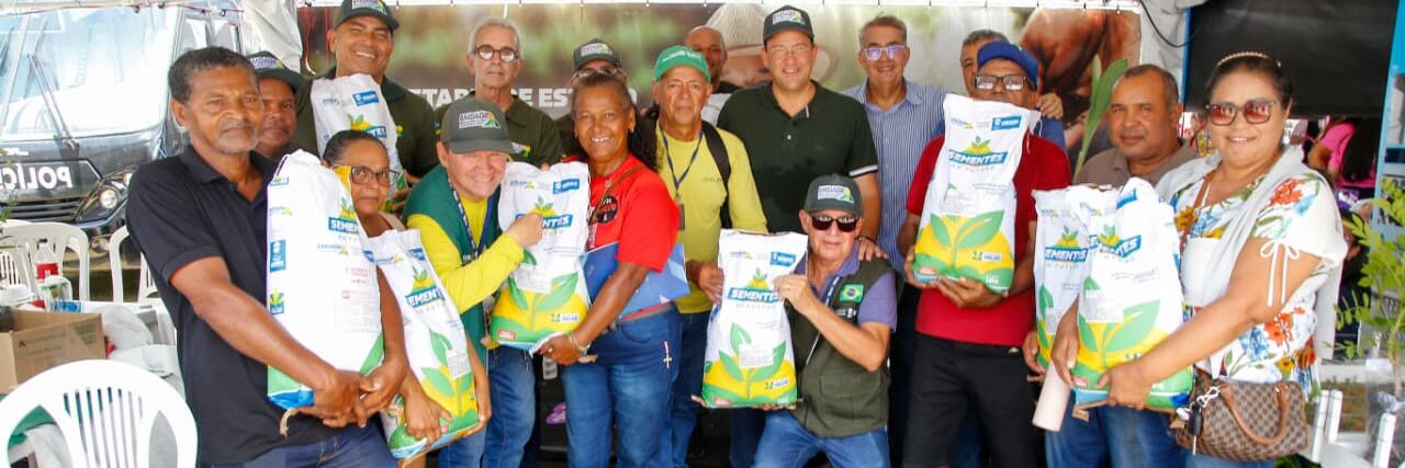 Seagri fortalece agricultura familiar em São Cristóvão com entrega de sementes e serviços no ‘Sergipe é aqui’